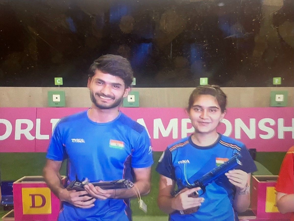 Shiva Narwal and Esha Singh (Photo Credit: Official NRAI, Twitter/ National Rifle Association of India) 