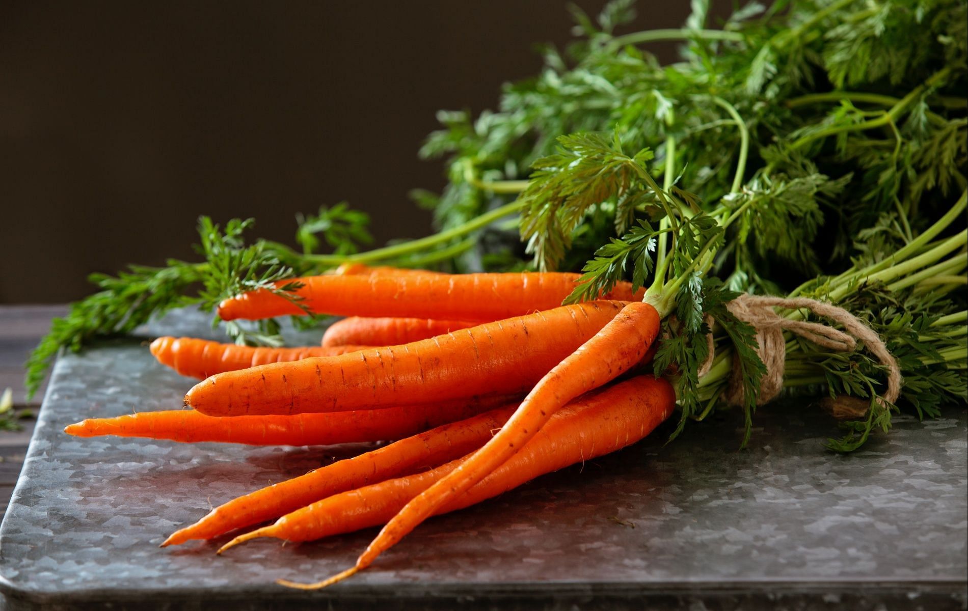 Does tanning by carrots actually work? (Image via Livestrong)