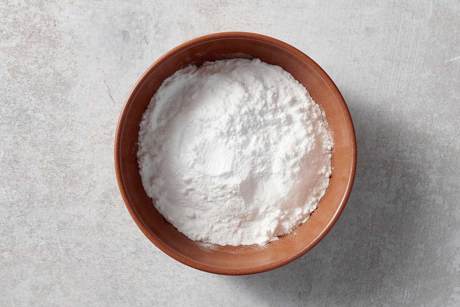 Baking soda (Image via Getty Images)