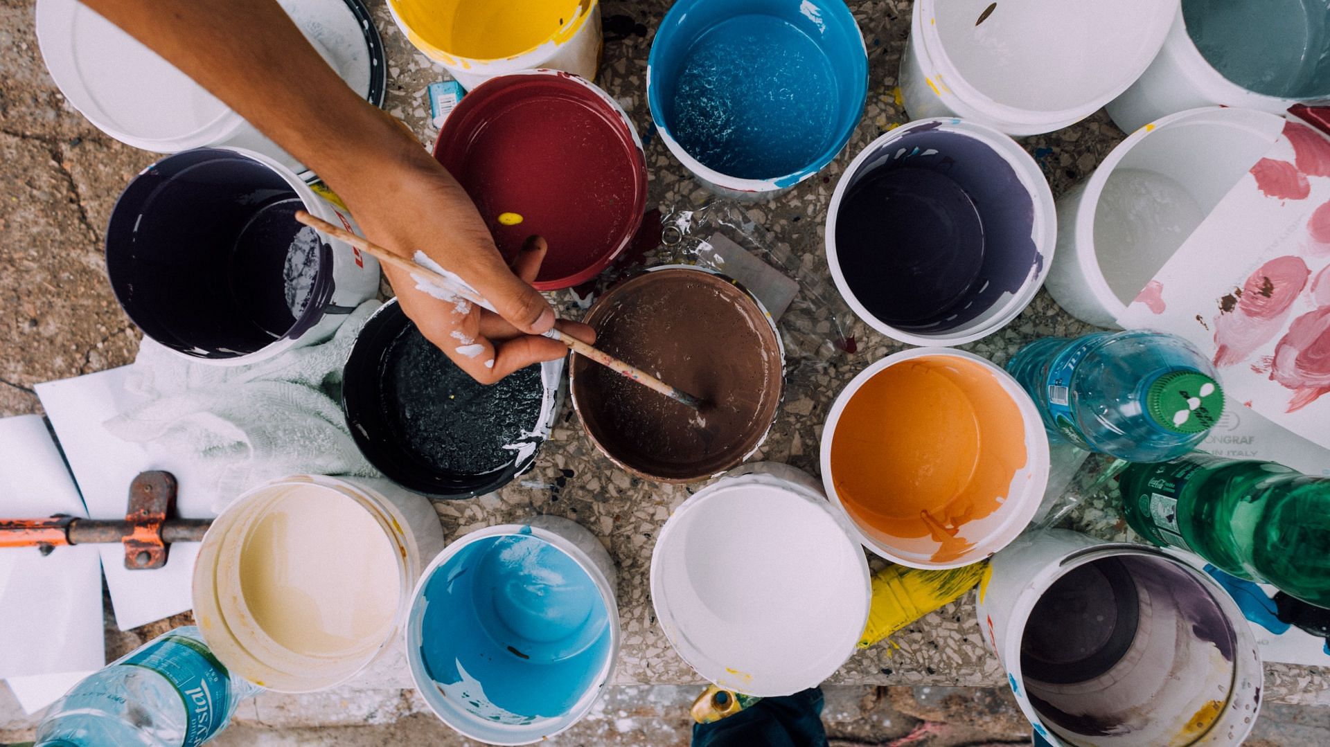 Try painiting or sketching. (Image via Unsplash/Russan Fckr)
