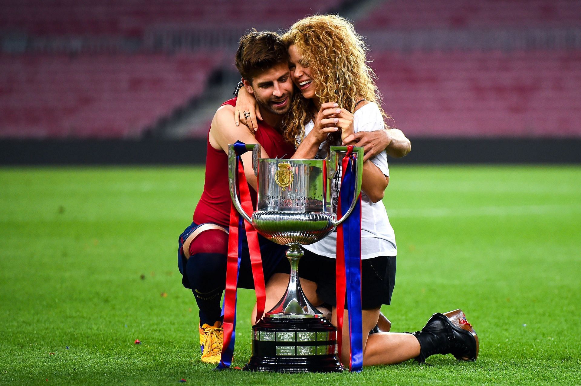 Gerard Pique and Shakira at Barcelona v Athletic Club - Copa del Rey Final (Image via Getty)