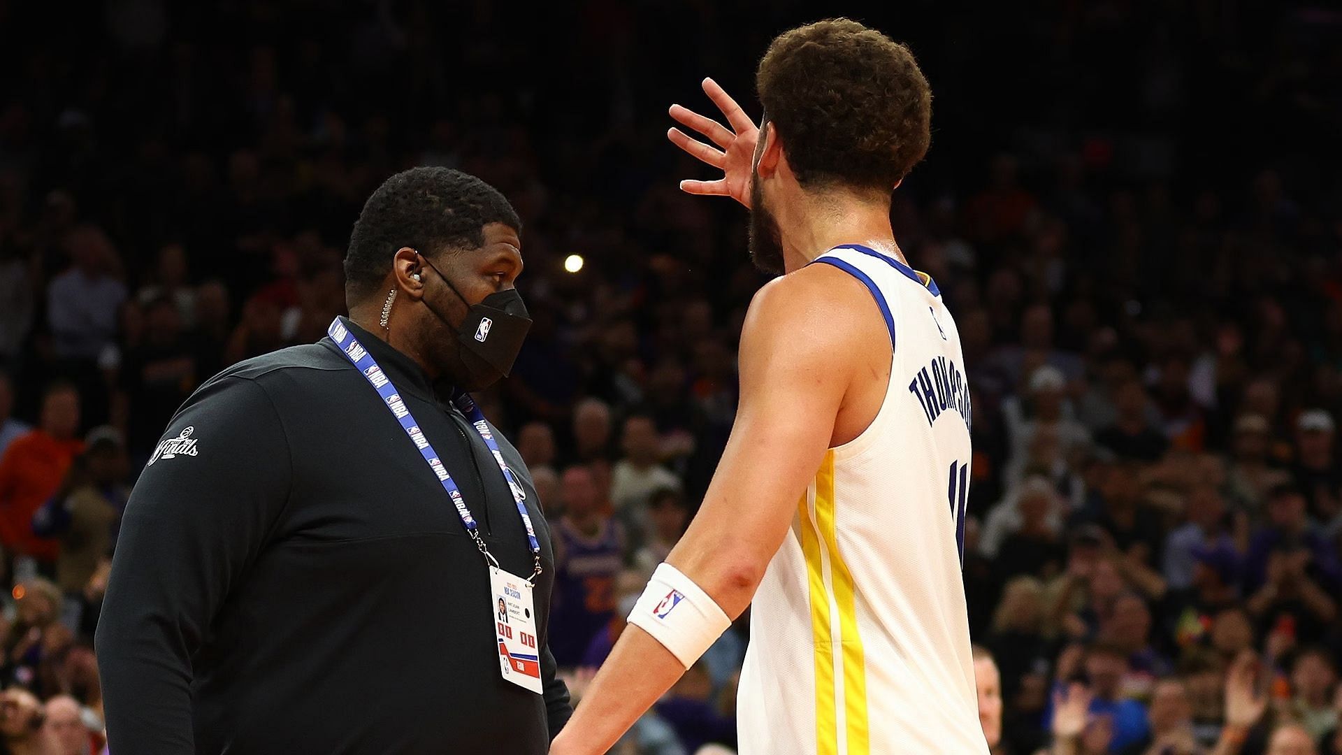 Klay Thompson flexes four rings