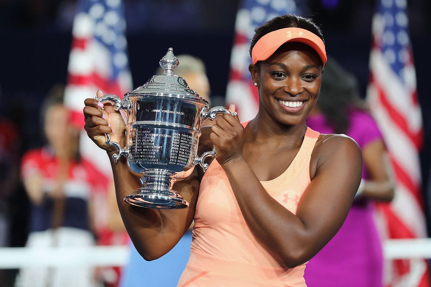 Sloane Stephens poses with the women&#039;s singles trophy at the 2017 US Open