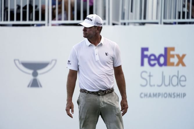 How much did Lucas Glover win from the $20,000,000 purse at the FedEx St. Jude Championship?