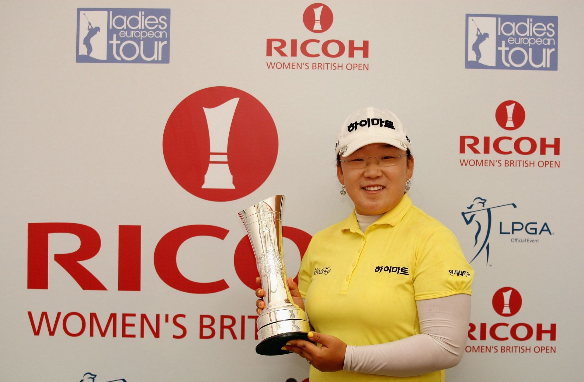 Jiyai Shin after winning the Ricoh Women&#039;s British Open 2008 (Image via Getty)