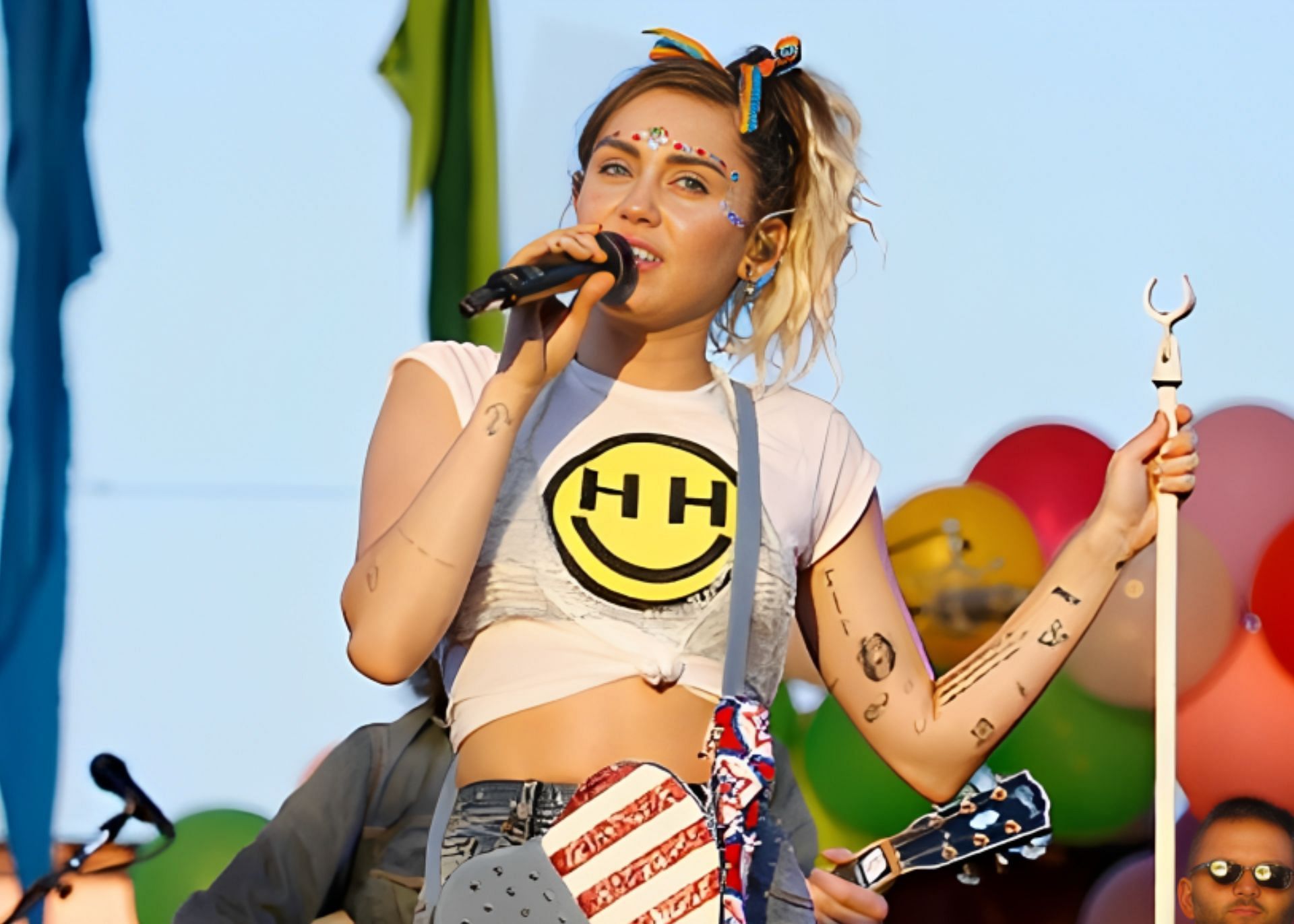 Miley Cyrus: Basketball Shorts Outfit