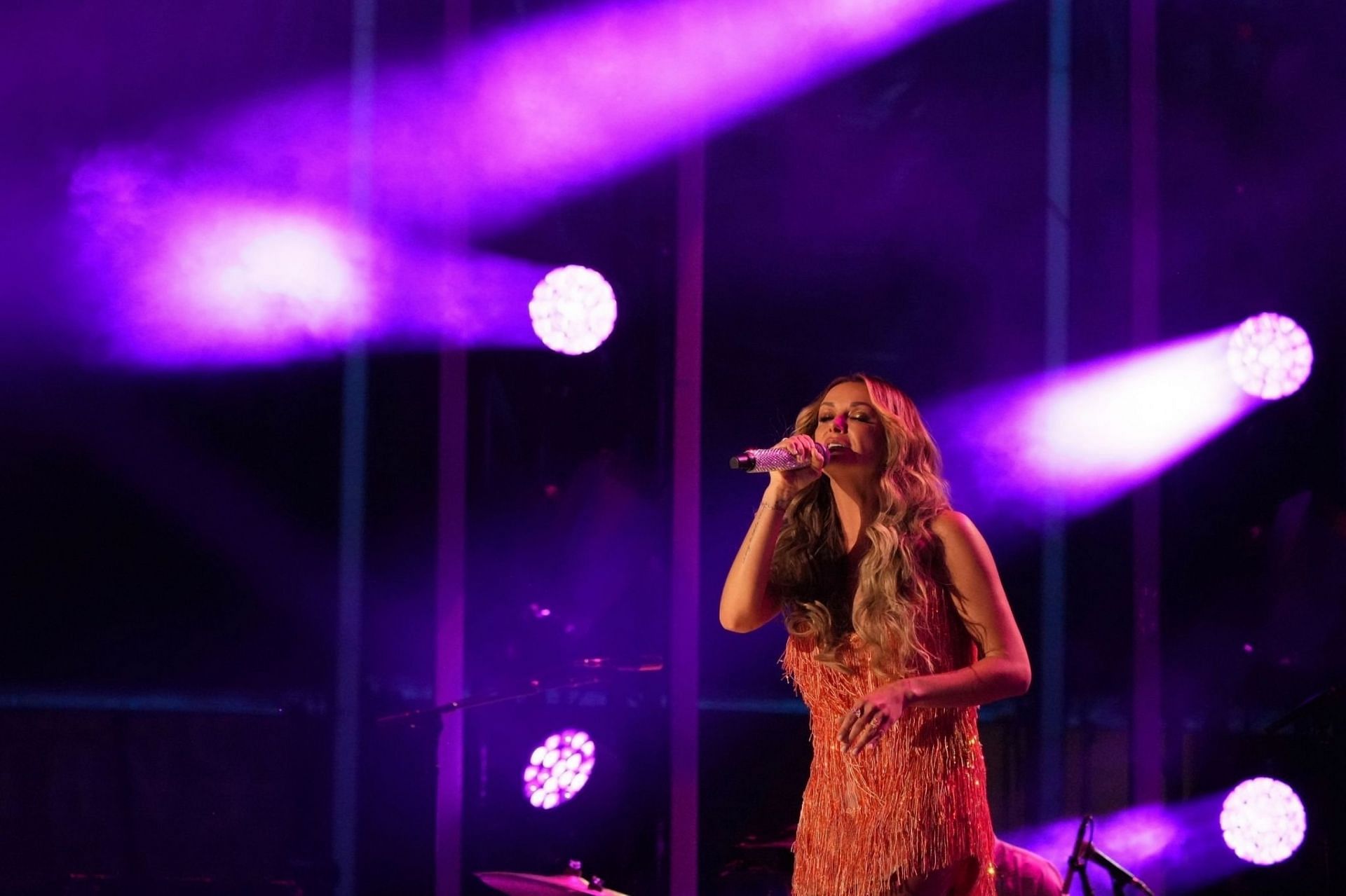 Carly Pearce at CMA 2023 fest on July 19, 2023 (Image via Getty Images) 