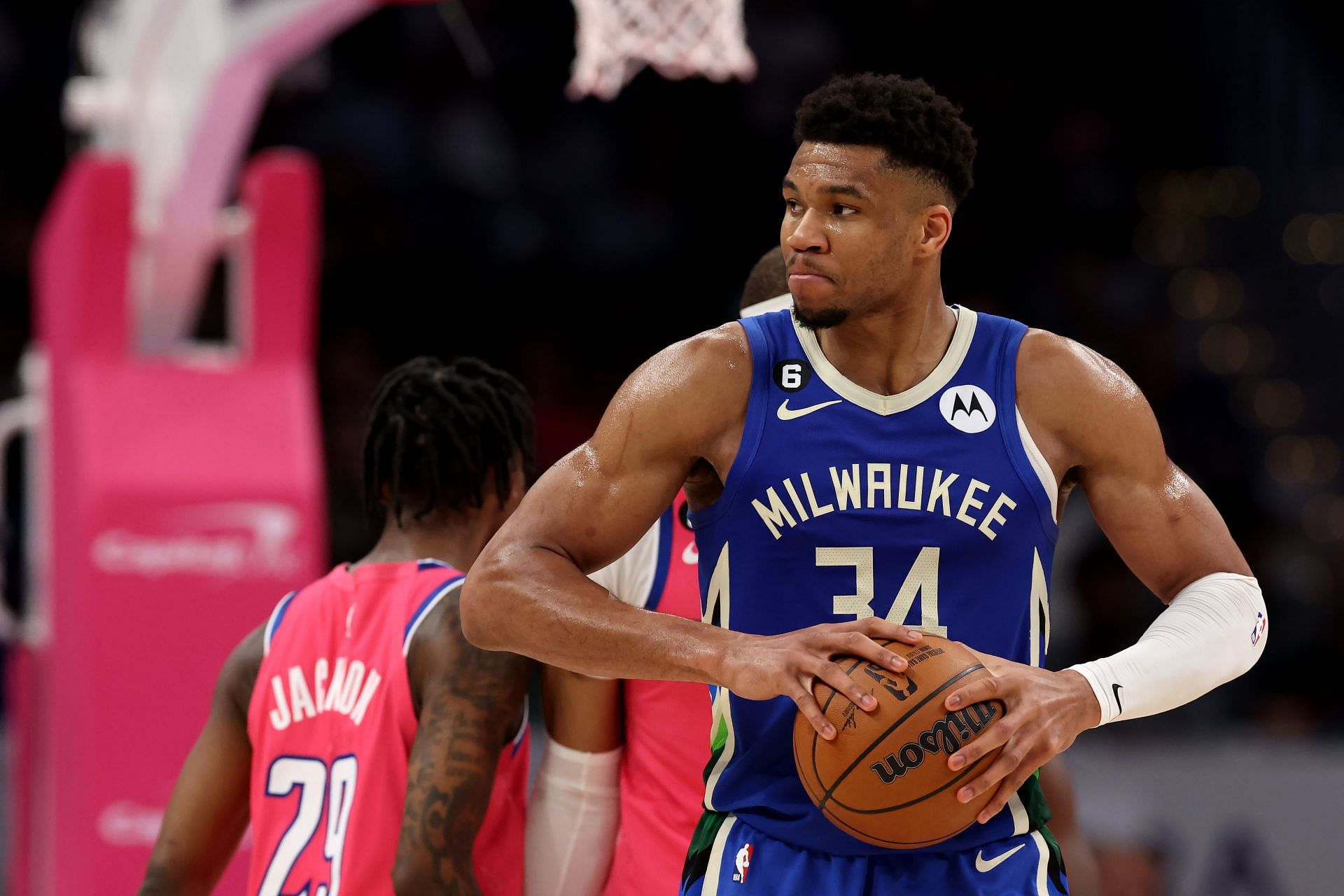 Giannis Antetokounmpo Could Join Lakers, Knicks If He Leaves Bucks