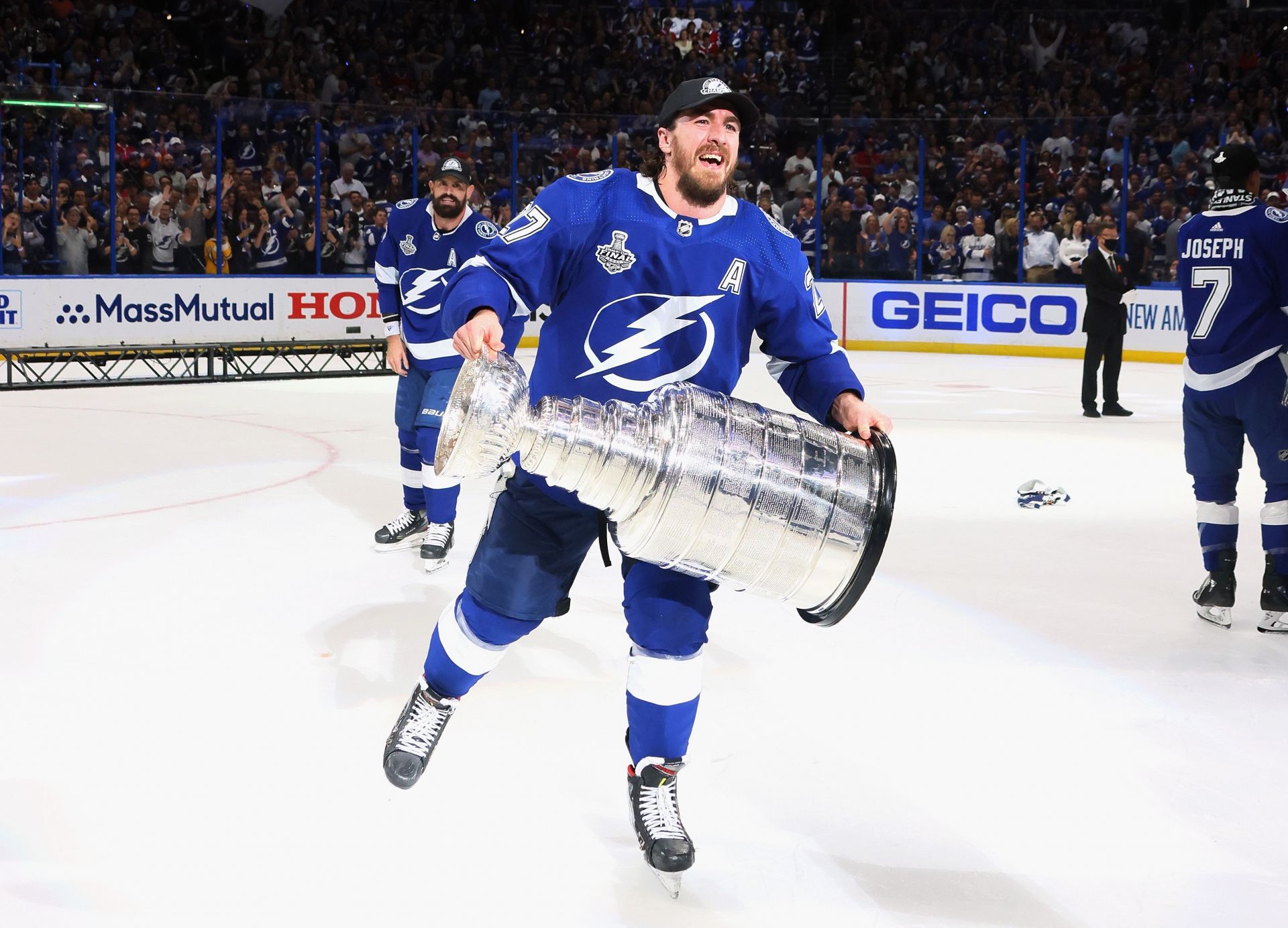 SportsCenter - LIGHTNING STRIKES AGAIN ⚡️⚡️ Once again, the Tampa Bay  Lightning are taking home The Stanley Cup!