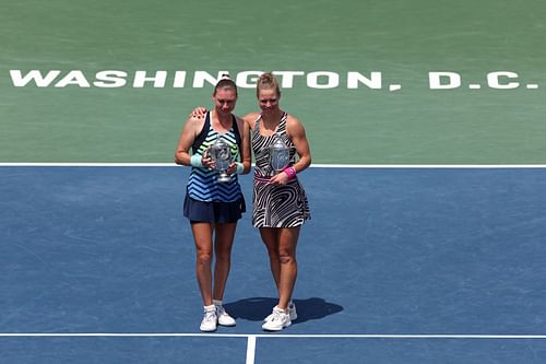 Vera Zvonareva and Laura Siegemund with the women's doubles title at the Citi Open