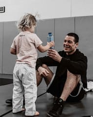 Nate Diaz with his daughter, Source:- Instagram, @homeoffight