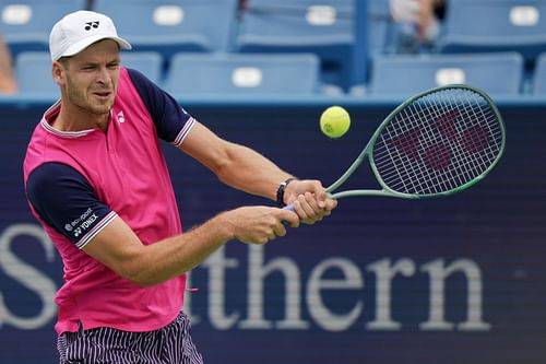 Hubert Hurkacz in action at the Western & Southern Open