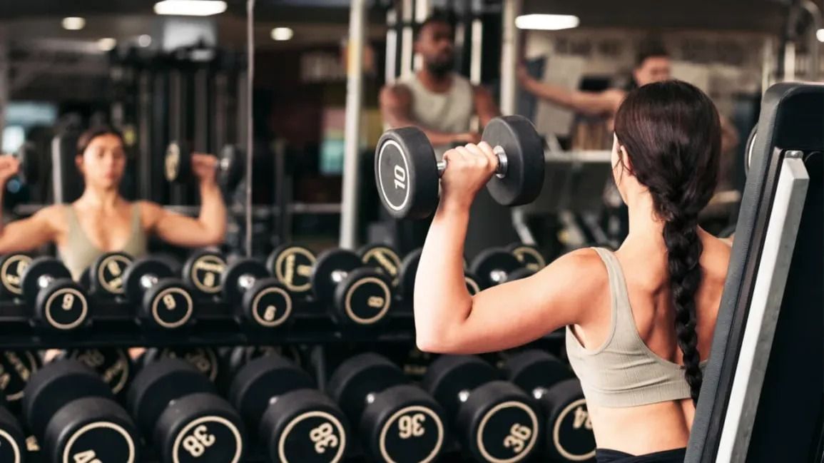 Working out (Image via Getty Images)