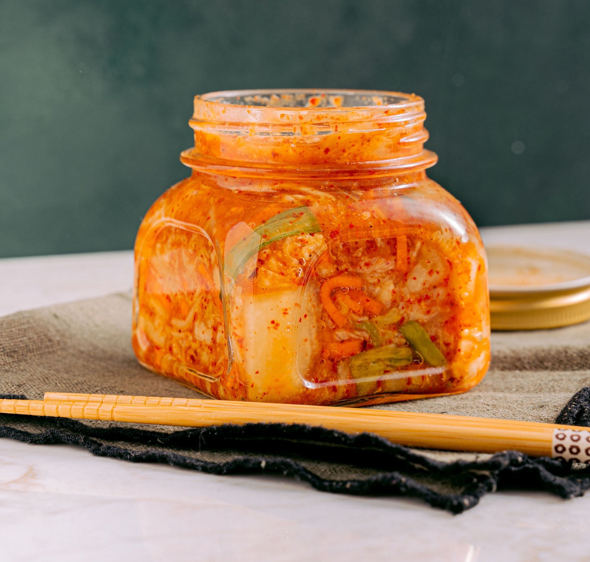 Potential health benefits of kimchi (Image via pexels / antoni shkraba)