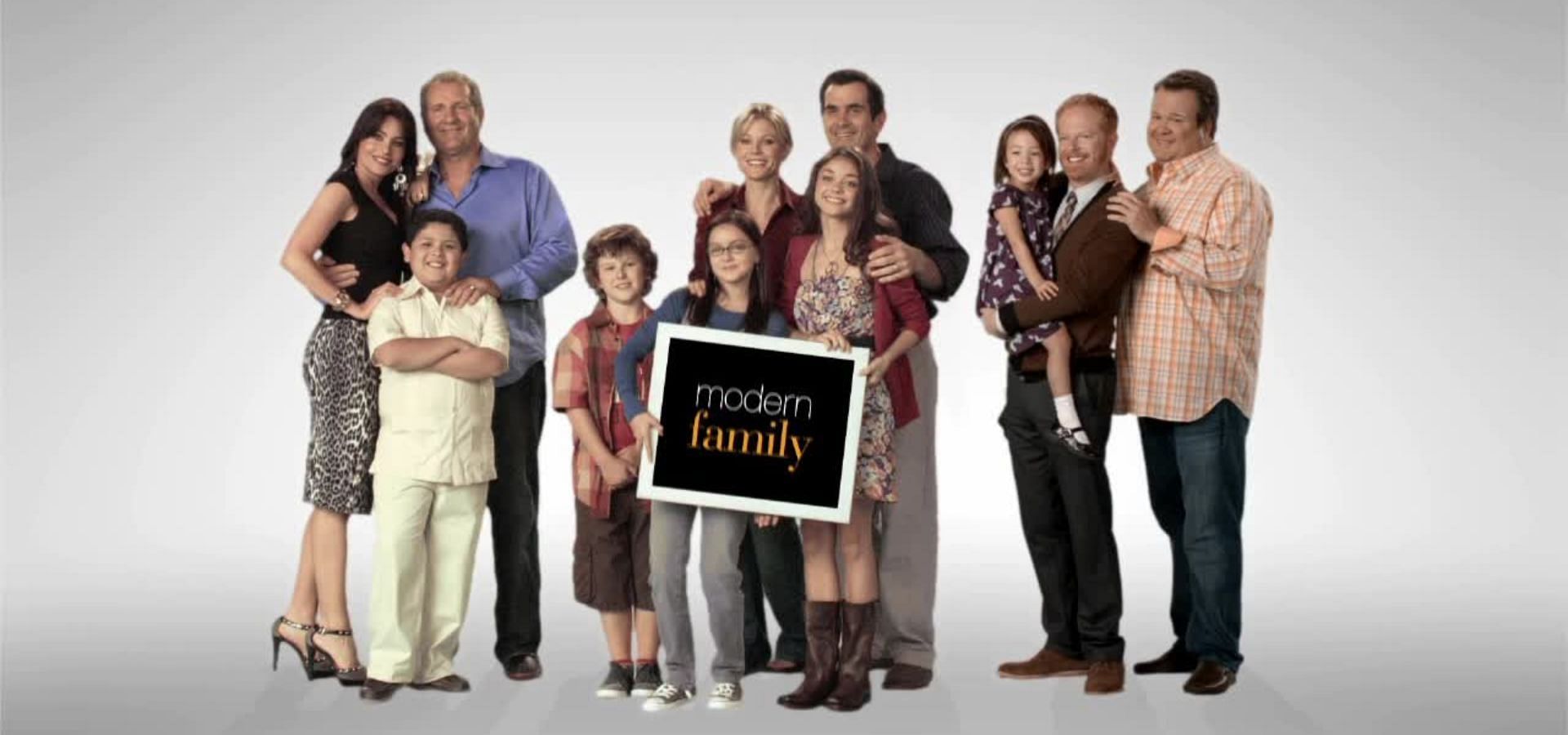 The cast of Modern Family (Image via ABC)