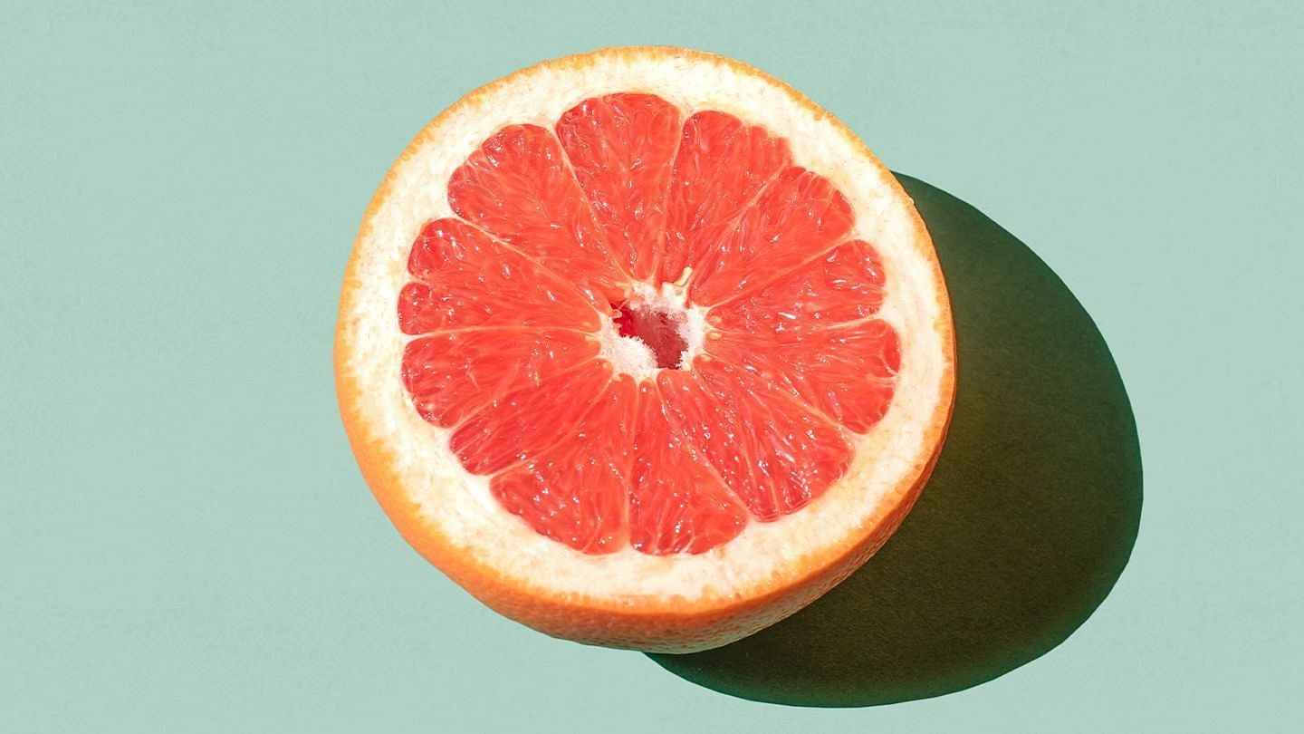 The grapefruit diet (Image via Getty Images)