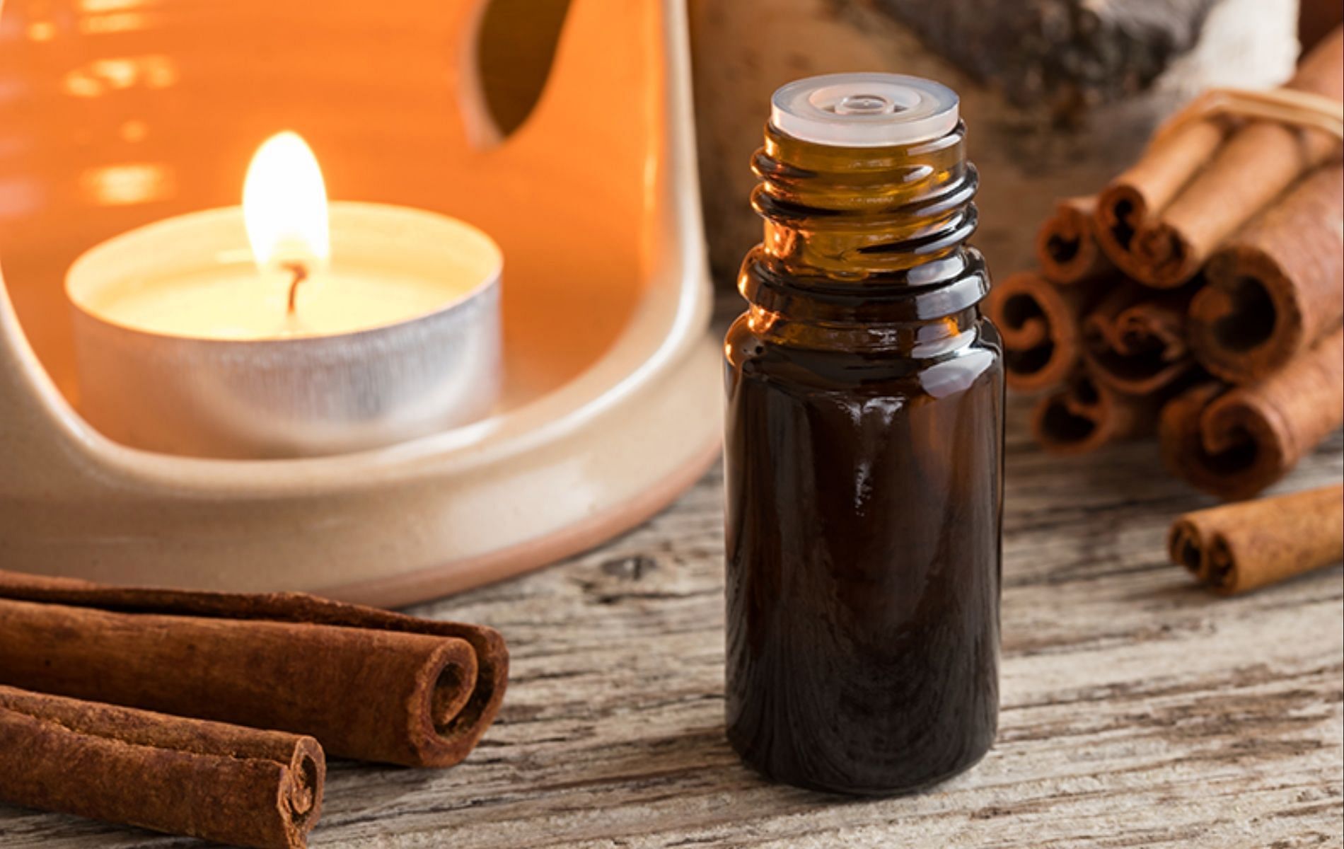 Cinnamon oil: a traditional remedy for bronchitis and congestion and one of the superior essential oils for congestion (Image via Elevays)