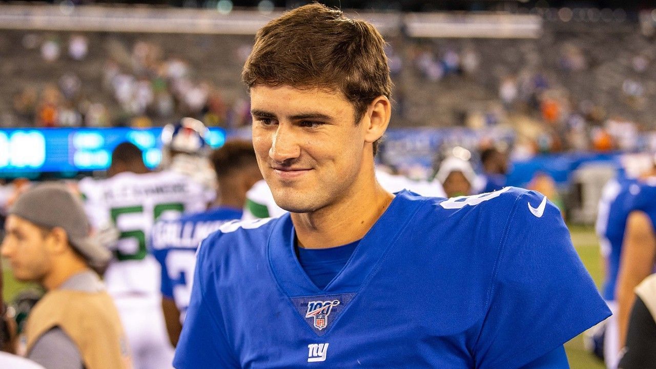NFL fans already giving up on Giants' $160,000,000 Daniel Jones gamble  after training camp mistake - He's a garbage quarterback