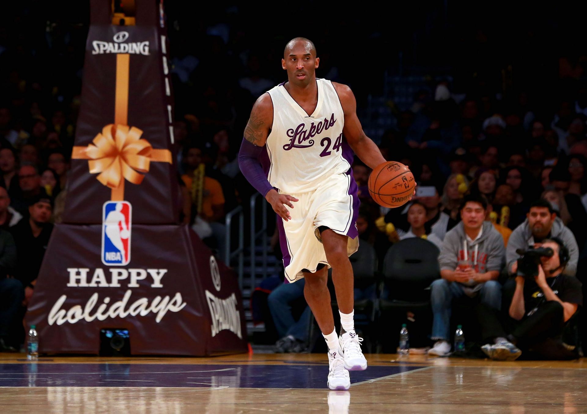 Kobe Bryant playing while wearing the 2015 Christmas jersey