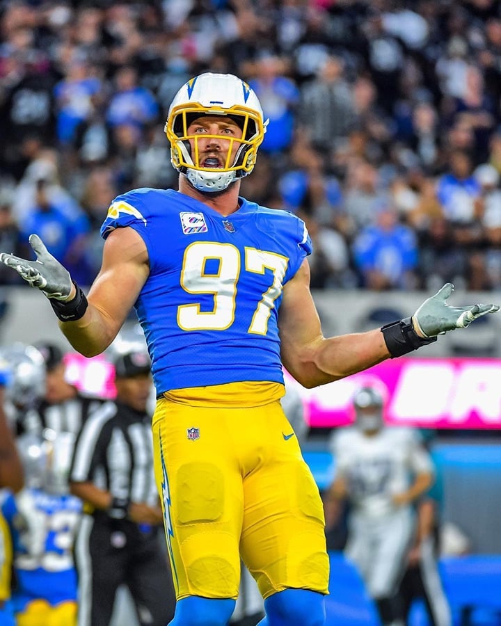 How Tall is Joey Bosa? | Joey Bosa Height Revealed