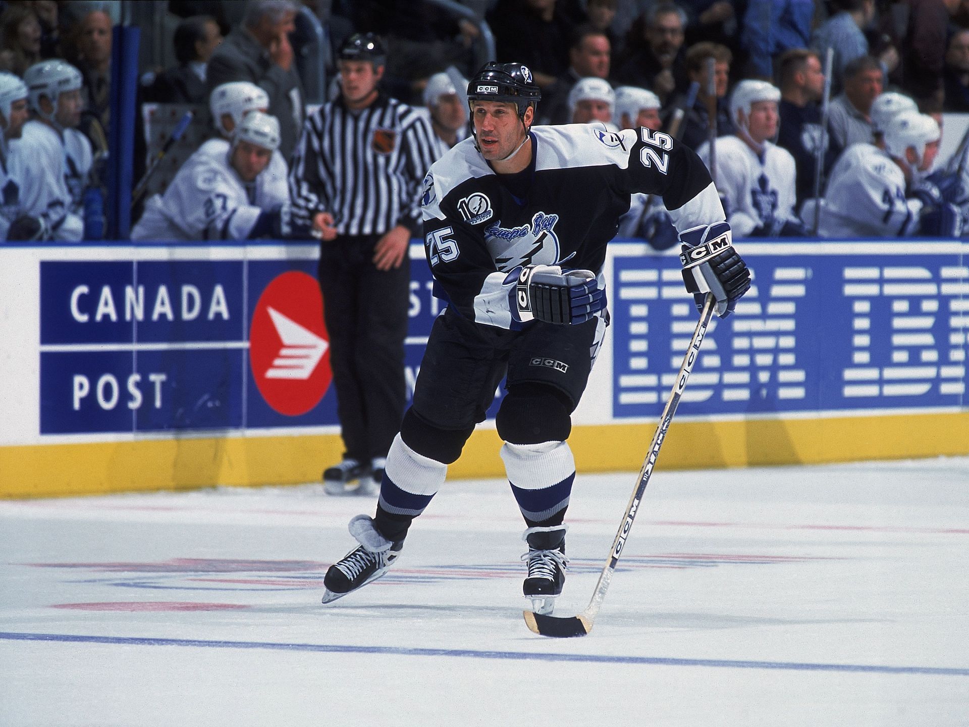 Dave Andreychuk skates towards the blue line