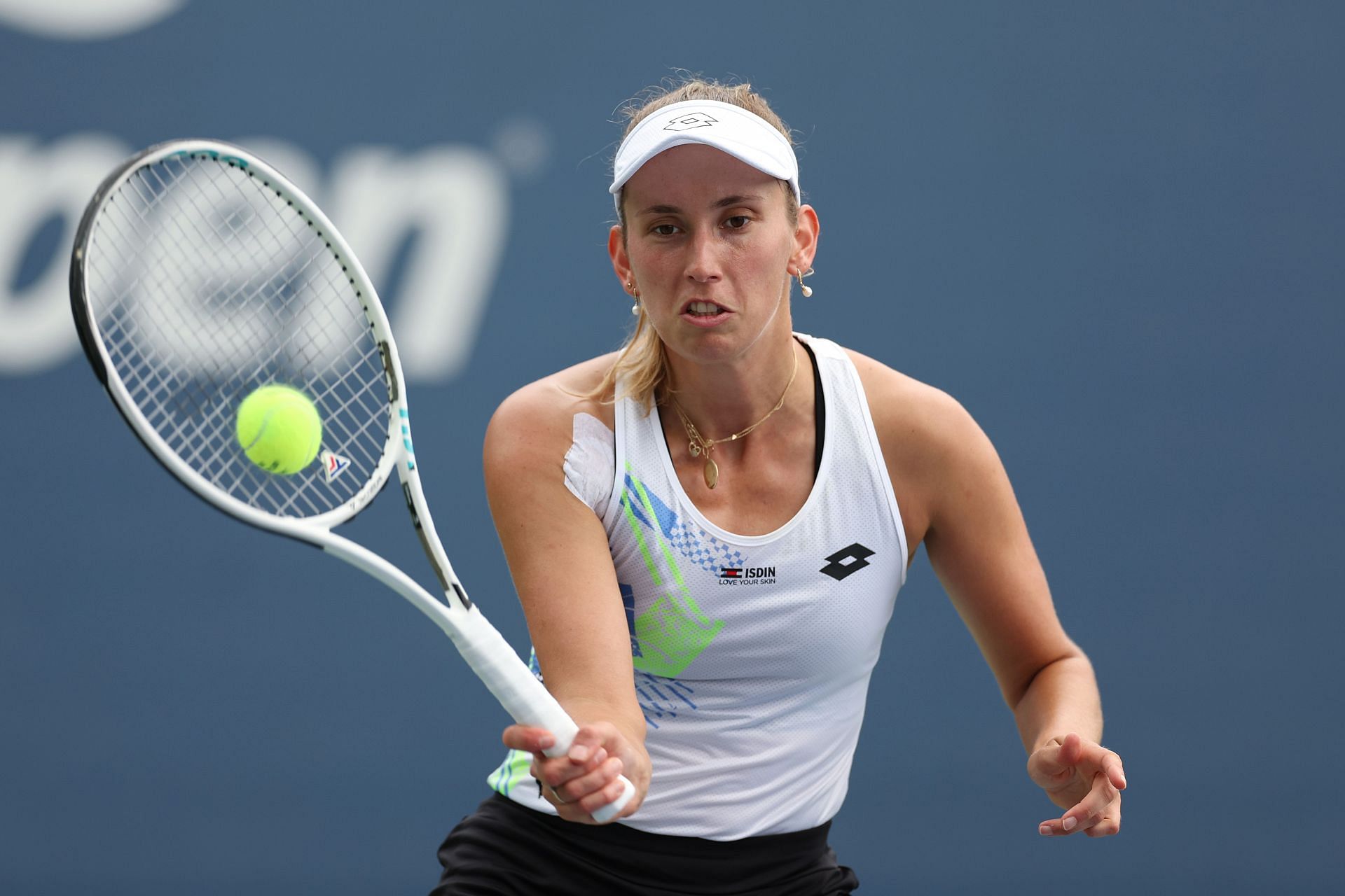 Elise Mertens in action at the 2023 US Open