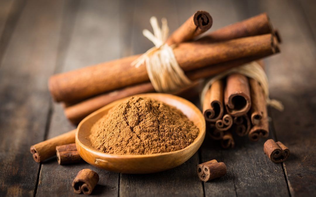 Cinnamon for hair (Image via Getty Images)