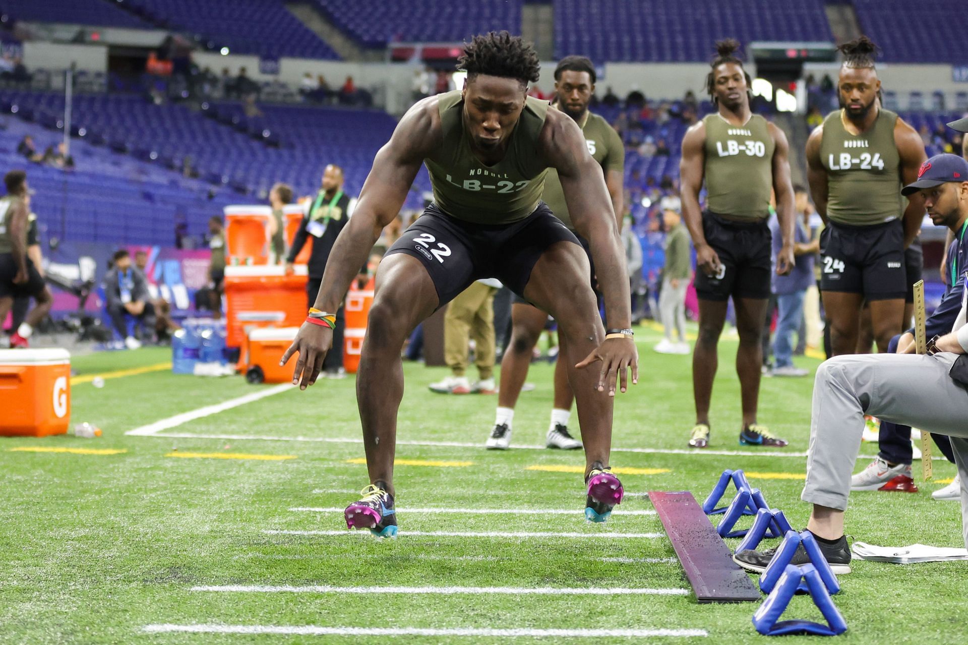 Cowboys rookie DeMarvion Overshown once paused his football career to  support his family