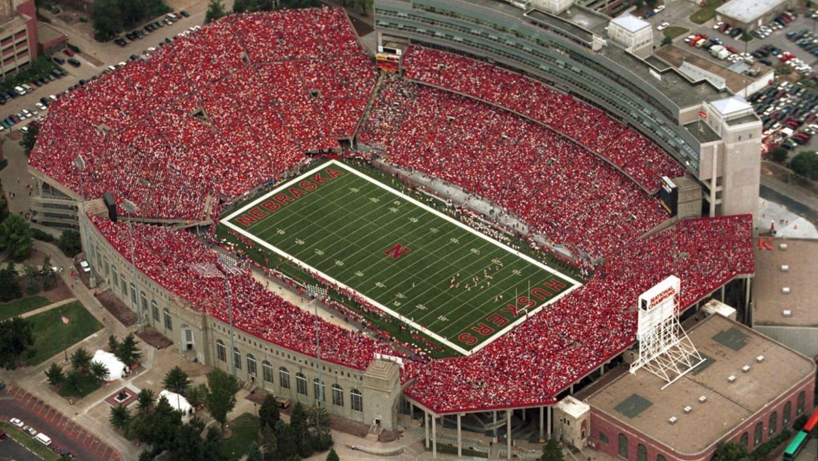 92,003 fans flock to Nebraska Memorial Stadium