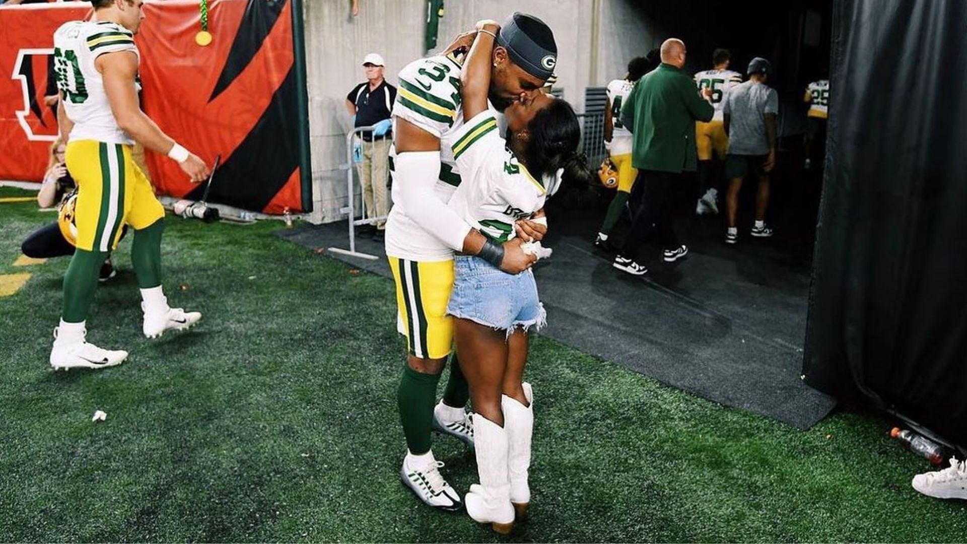 Simone Biles reacts to her husband making his way to the Packers roster.