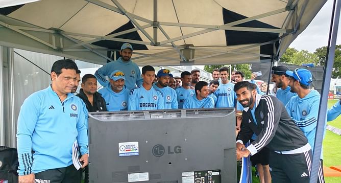 IRE vs IND : चंद्रयान-3 की चंद्रमा पर सफल लैंडिंग का टीम इंडिया ने मनाया जश्न, BCCI ने शेयर किया खास वीडियो