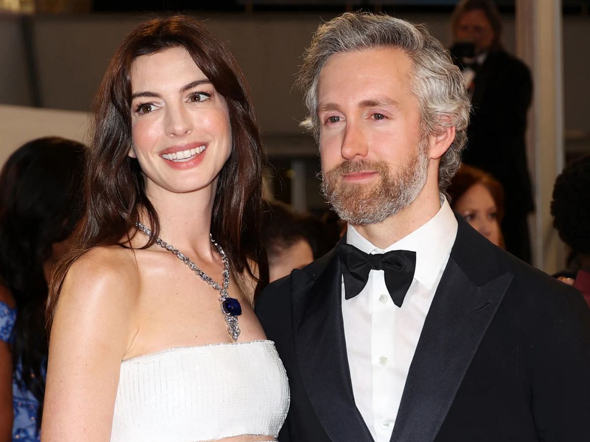 Anne Hathaway and Adam Shulman (Image via Getty)