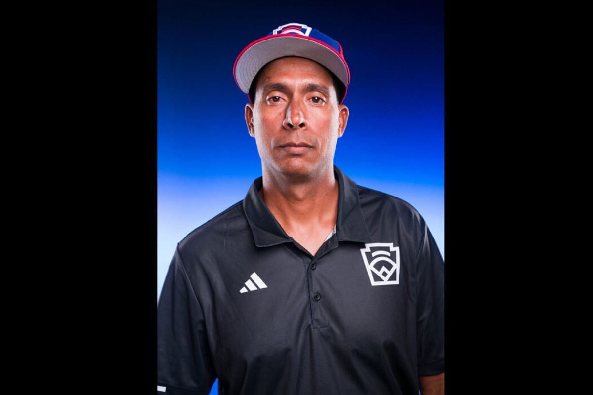 Bayamo Little League coach Jose Perez