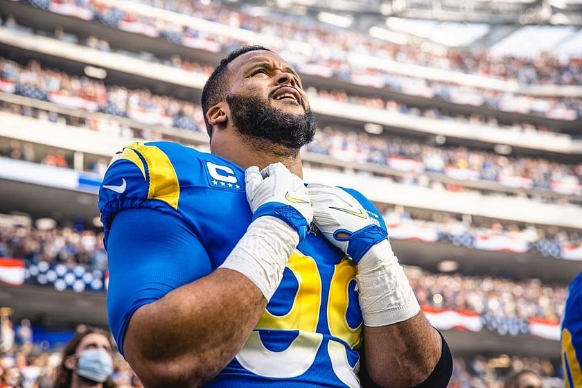 Aaron Donald fight: Rams DL swings two helmets at Bengals players