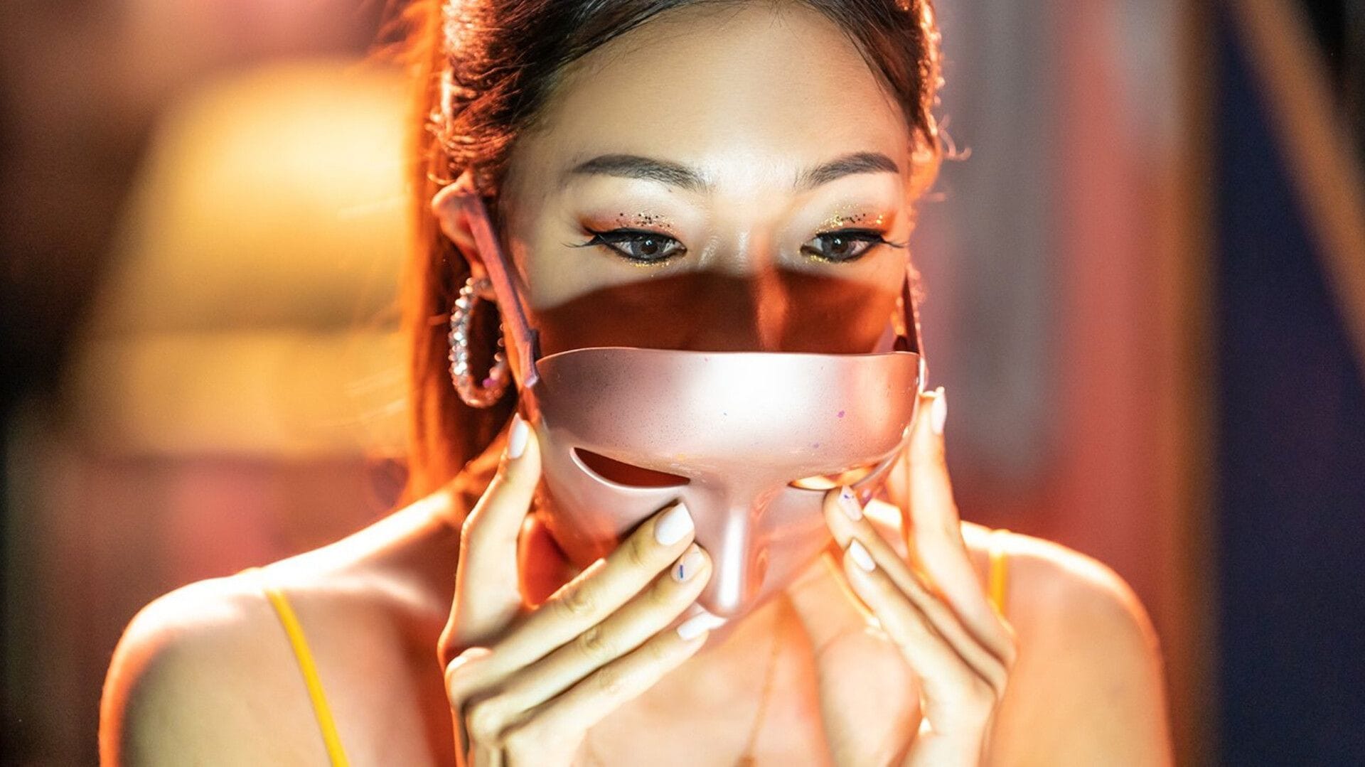 Mask girl viral video