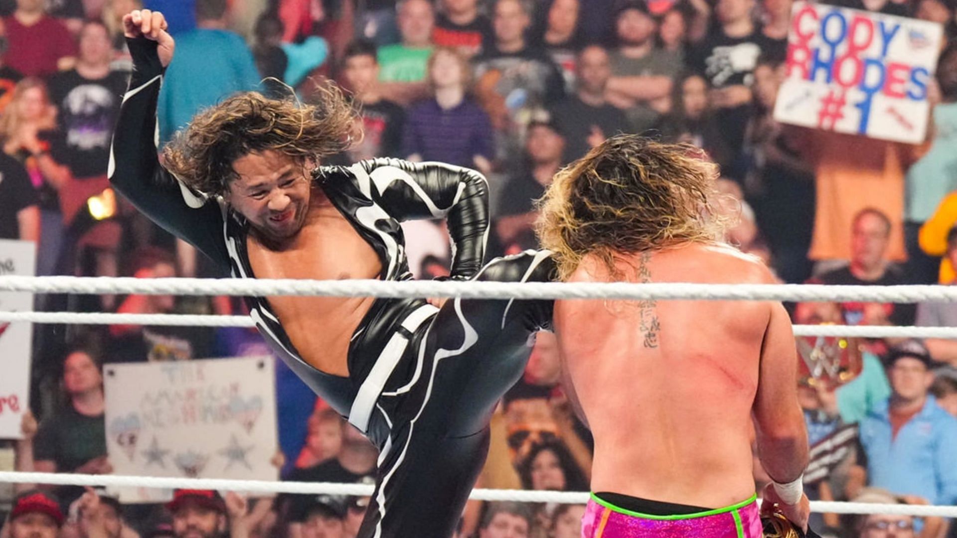 Shinsuke Nakamura attacked Seth Rollins on WWE Raw last week.