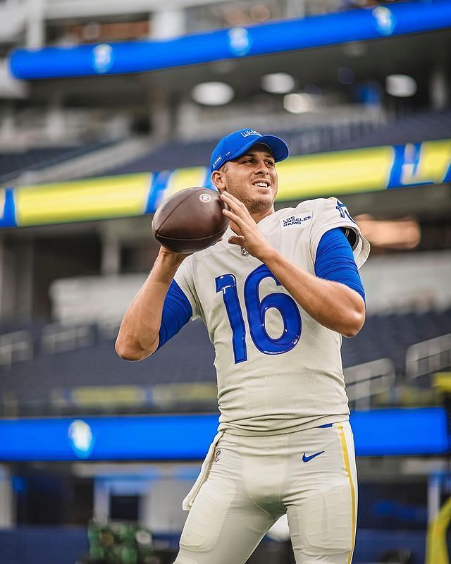 Super Bowl 2019: Rams' Jared Goff crumbled before the game even began