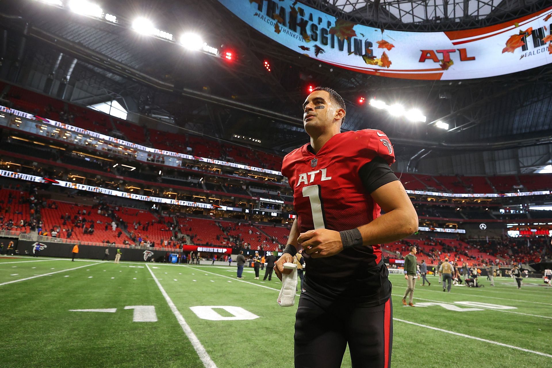 Hawaii's Marcus Mariota signs 2-year deal with Atlanta Falcons