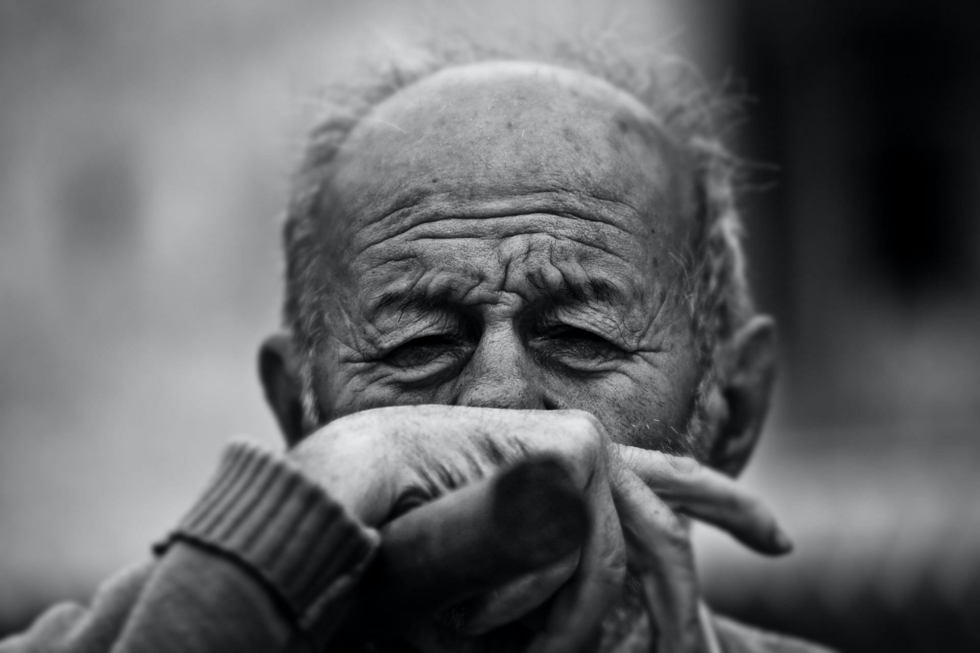 Recognizing early signs of dementia in men gives a chance for better treatment. (Image via Unsplash/Rad Cyrus)