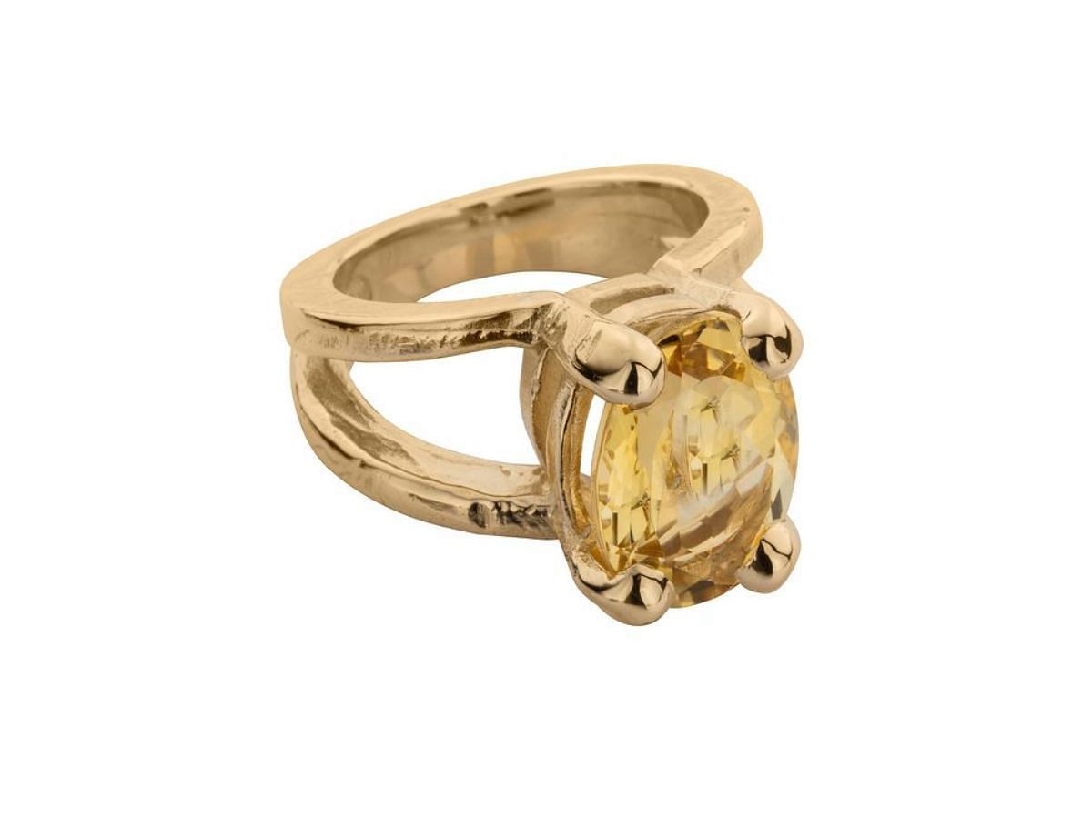 Daniella Draper Gold Citrine Maxi Claw Ring (Image via Getty)