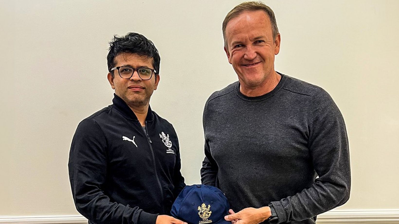 RCB chairman Prathmesh Mishra with Andy Flower (R). (PC: RCB)