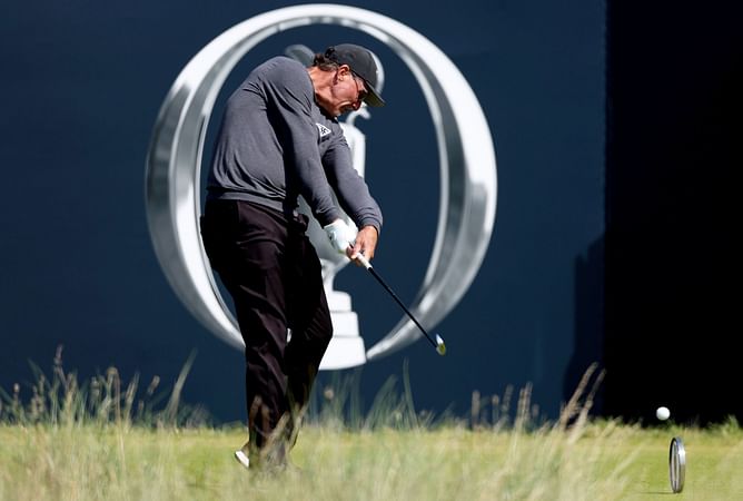 “They are awesome” - Phil Mickelson says he went back-to-back low 60s with his new Callaway irons