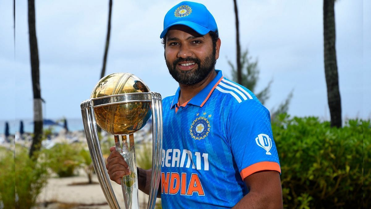 Rohit Sharma posing with the World Cup trophy (P.C.:X)