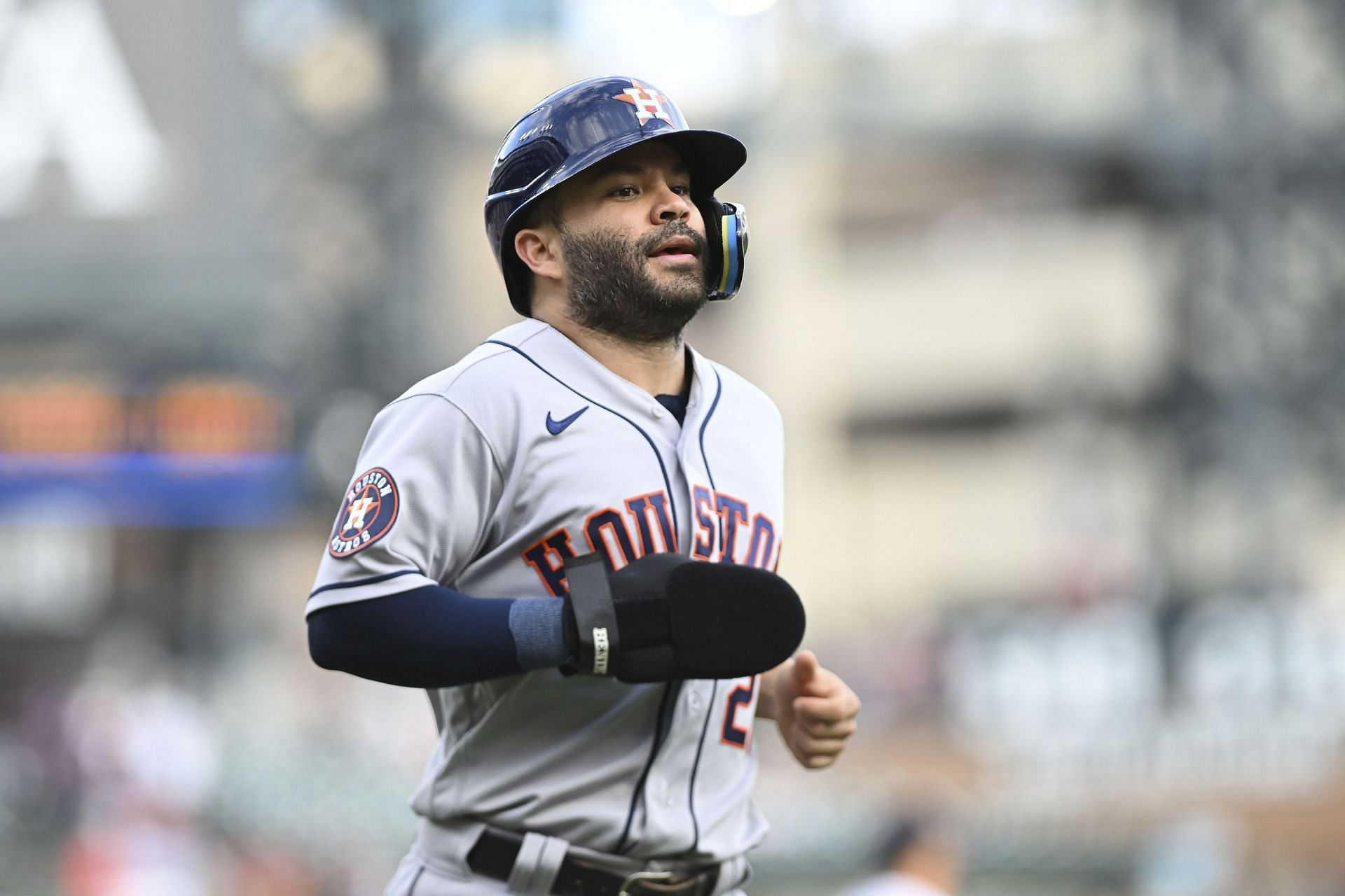 Jose Altuve hit for the cycle tonight. Helping the Astros in their 13-run win against the Red Sox. 