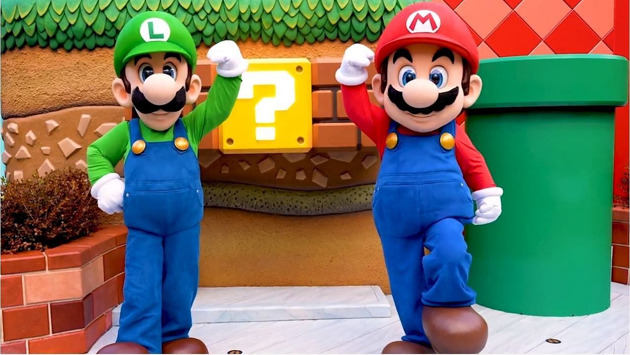 Social media users share hilarious reactions as video of Luigi giving blank expressions to a couple