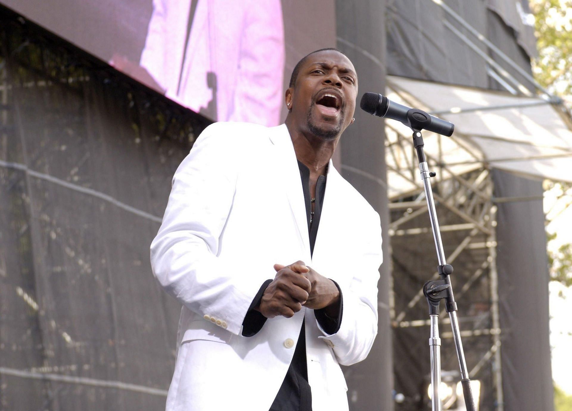 Chris Tucker at the  Philadelphia Museum of Art in Philadelphia, Pennsylvania in 2005 (Image via Getty Images)