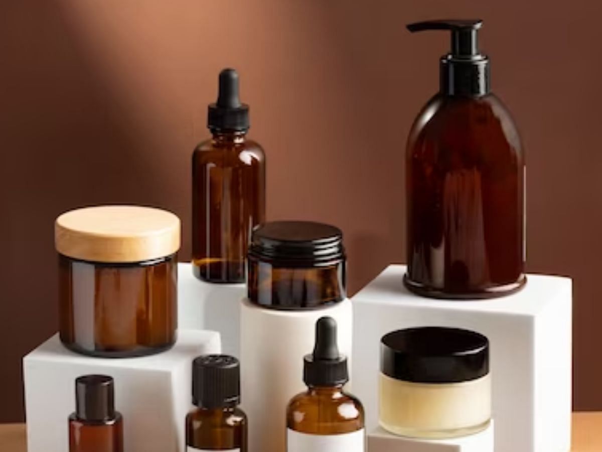 Personalized Cosmetics and Skincare Products (Image via Freepik)