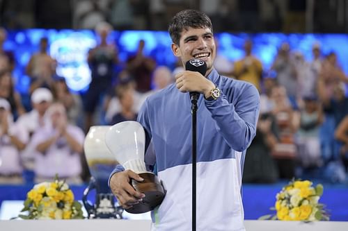 Carlos Alcaraz addresses the crowd after his loss at the 2023 Cincinnati Open