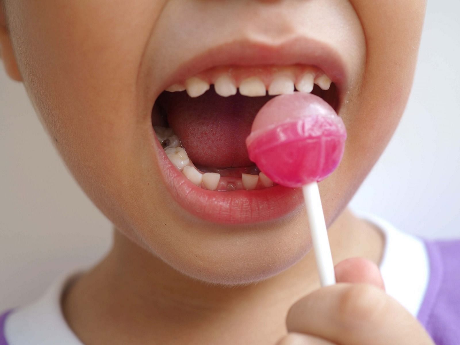 Rotten teeth (Image via Getty Images)