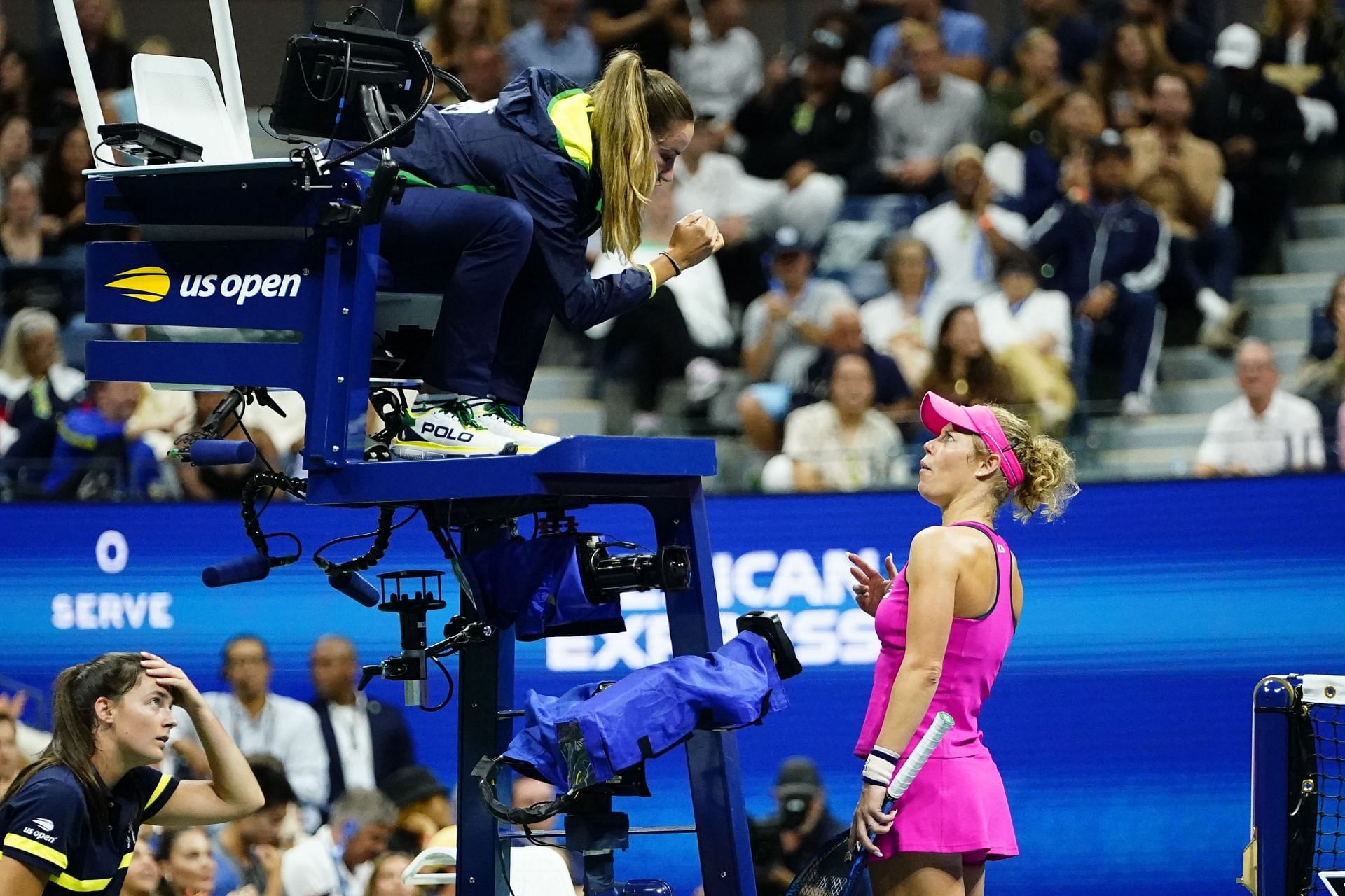 Laura Siegemund arguing with the chiar umpire during US Open match against Coco Gauff